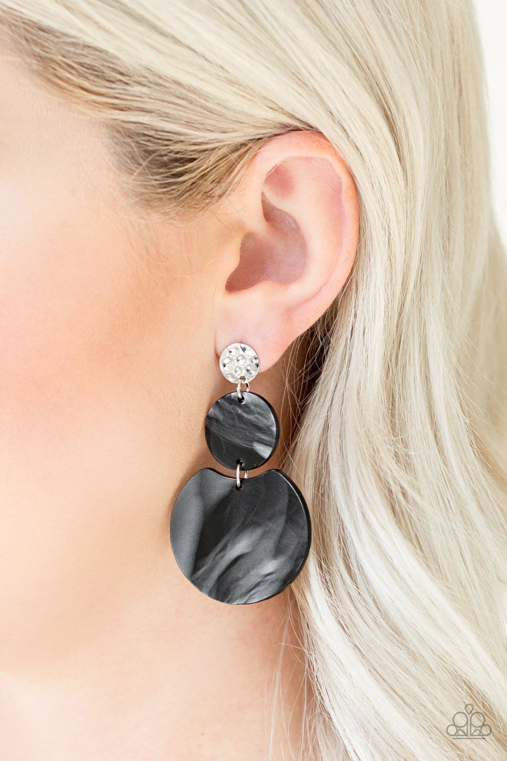 Black acrylic earrings deals paparazzi