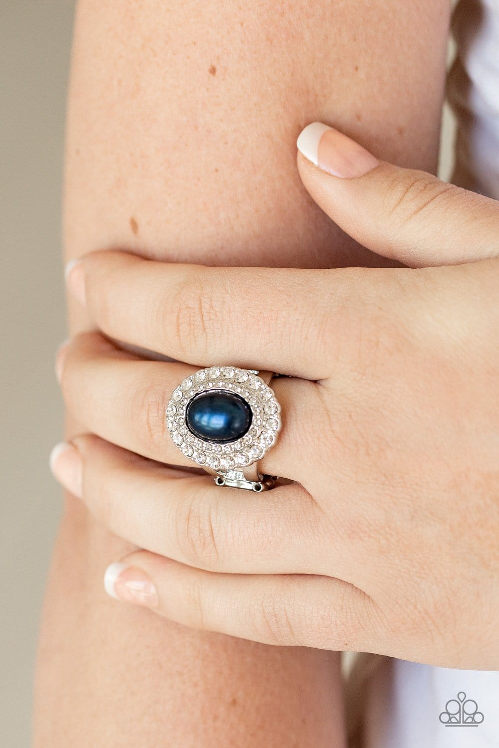N'　Sprinkle　Boutique　Paparazzi　The　Jewels　–　Shimmer　Accessories:　Ring　Thingz　On　Blue