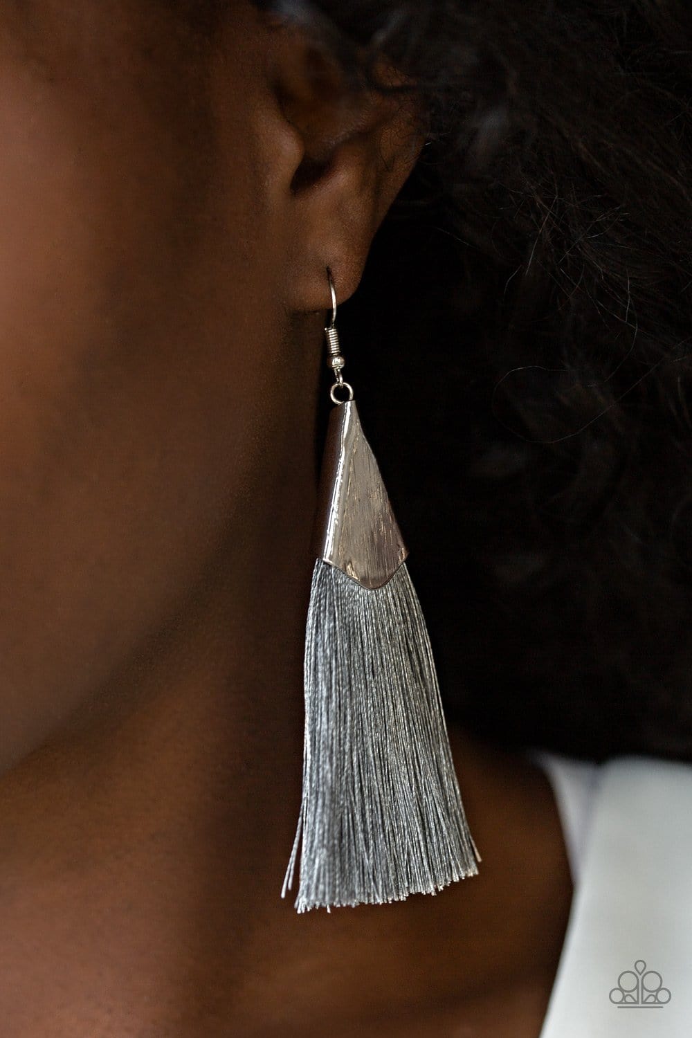 In Full PLUME - Silver: Paparazzi Accessories - Jewels N’ Thingz Boutique