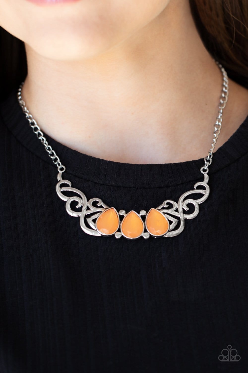 Women Orange Necklace - Buy Women Orange Necklace online in India