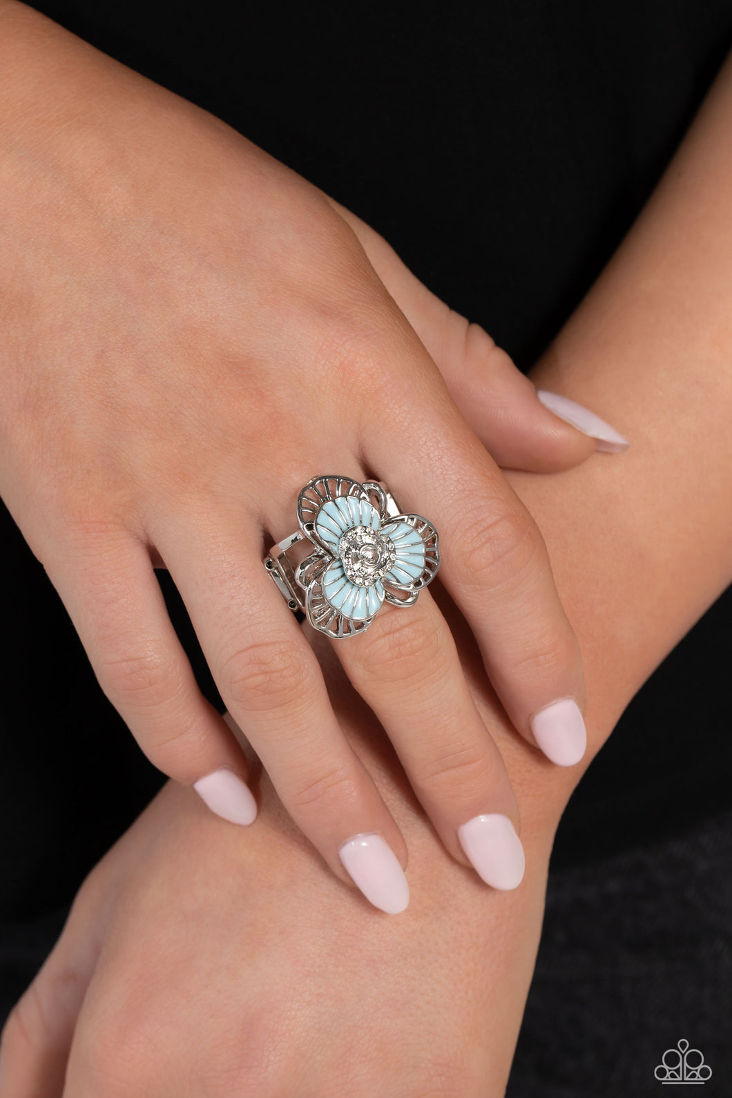 Paparazzi Accessories: Tropical Trillium - Blue Ring